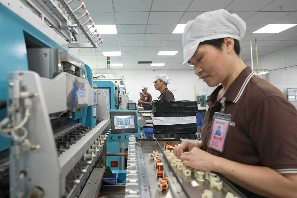 廠區(qū)車(chē)間