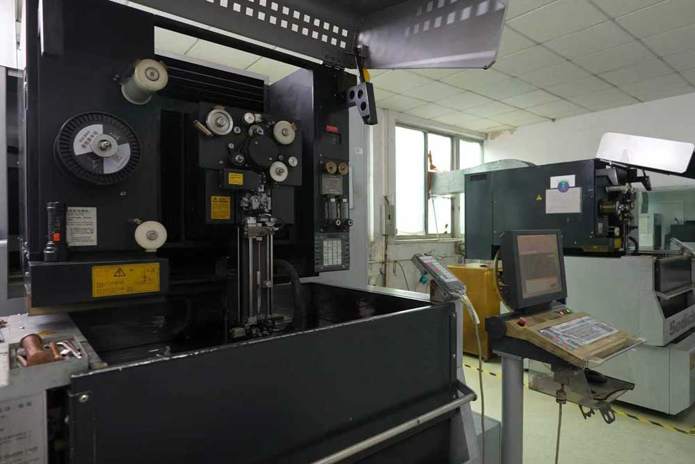 廠區(qū)車(chē)間