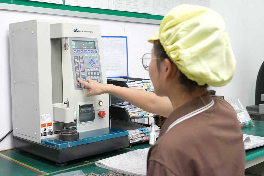 廠區(qū)車(chē)間